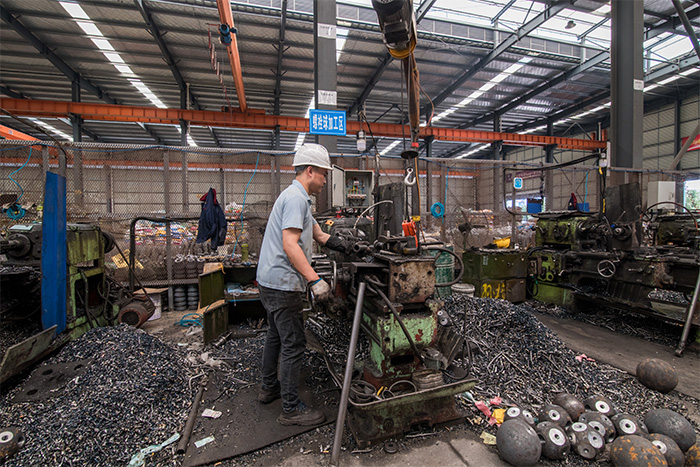 万宁网架配件-螺栓球加工车间