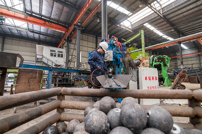 万宁网架配件-螺栓球加工车间